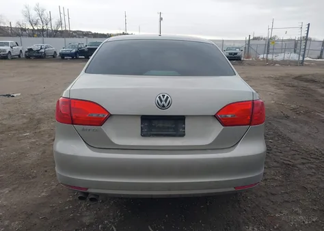 3VW2K7AJ9DM242868